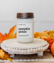 Load image into Gallery viewer, Pumpkin Pickin&#39; Fall Candle - 100% Soy Wax - Nontoxic